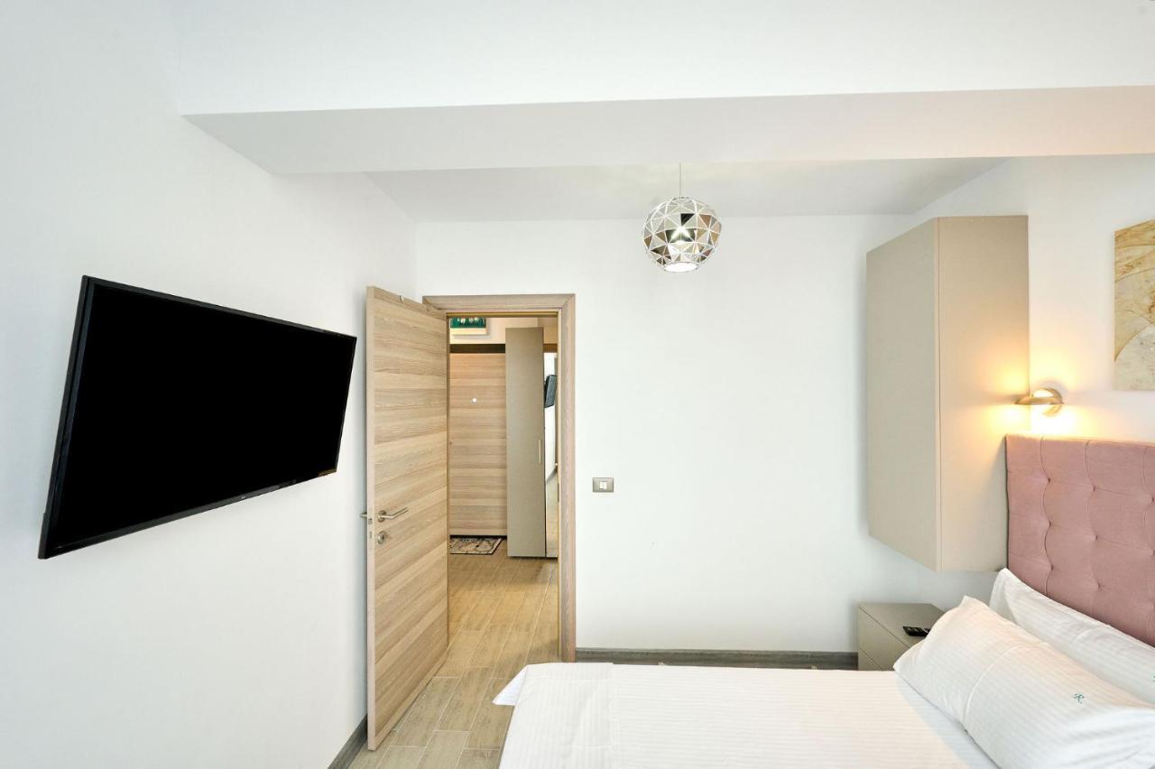 Royale Sundance Studio 8 in Alezzi Beach Spa Pool Mamaia Esterno foto